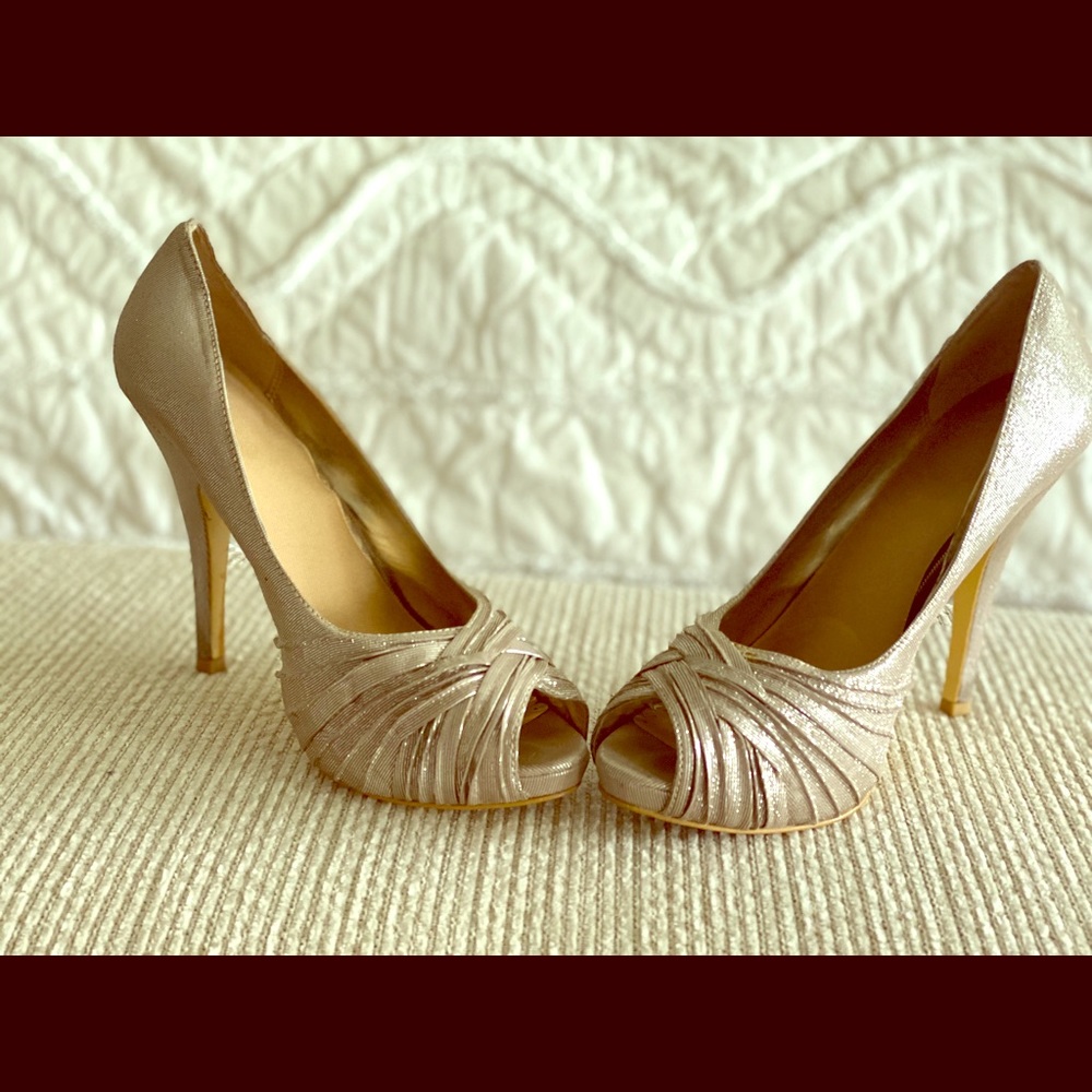 Beige shiny Heels